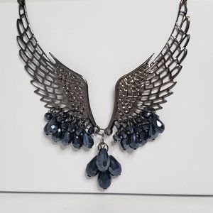 *LIKE NEW!* Angel Wing Collar Necklace